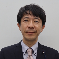 尾関俊治議員