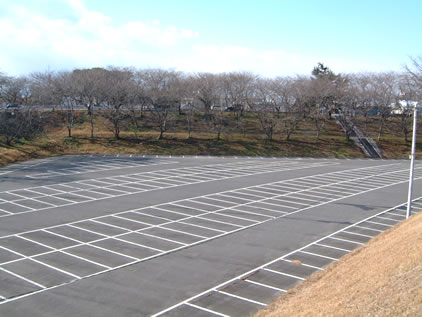 奈良津駐車場を西側から見た風景