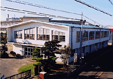 南体育館を南東から見た全景