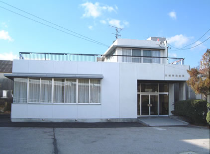 円城寺集会場を東側から見た風景