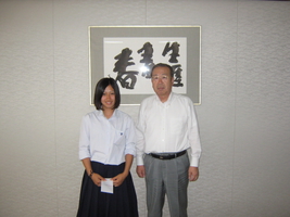 木部選手と広江町長の写真