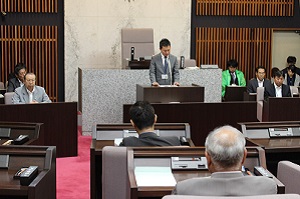 研修の報告をする様子の写真