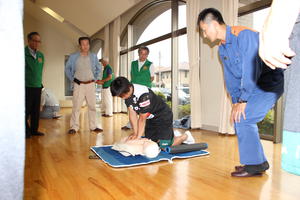 FC岐阜関係者が講習を実施している様子