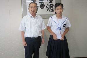板橋選手と広江町長の激励会の様子