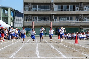 学年リレーの様子