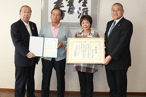 受賞報告の様子