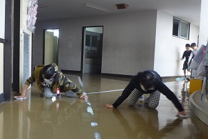松枝小　朝のボランティア活動
