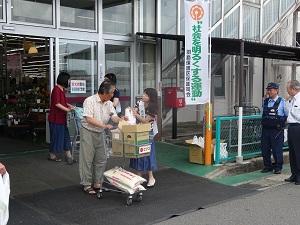7月１日啓発活動の様子