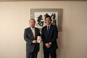 広江町長と小栗社長.jpg