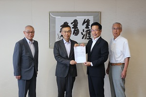 町スポーツ協会から町長へ要望書を提出