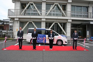 テープカット.JPG