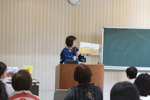 Ｒ３読み聞かせボランティア２.jpg