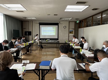 社会教育委員の会での検討の様子