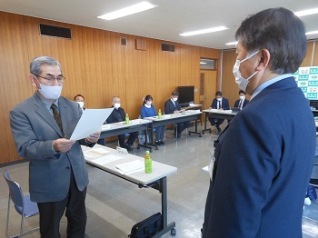 答申の様子