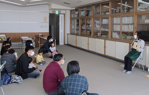 笠松中央公民館お話会の様子.png