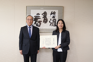 受賞報告の様子.png