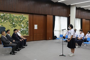 意気込みを述べる選手の写真