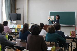 R5読み聞かせボランティア養成講座1.JPG