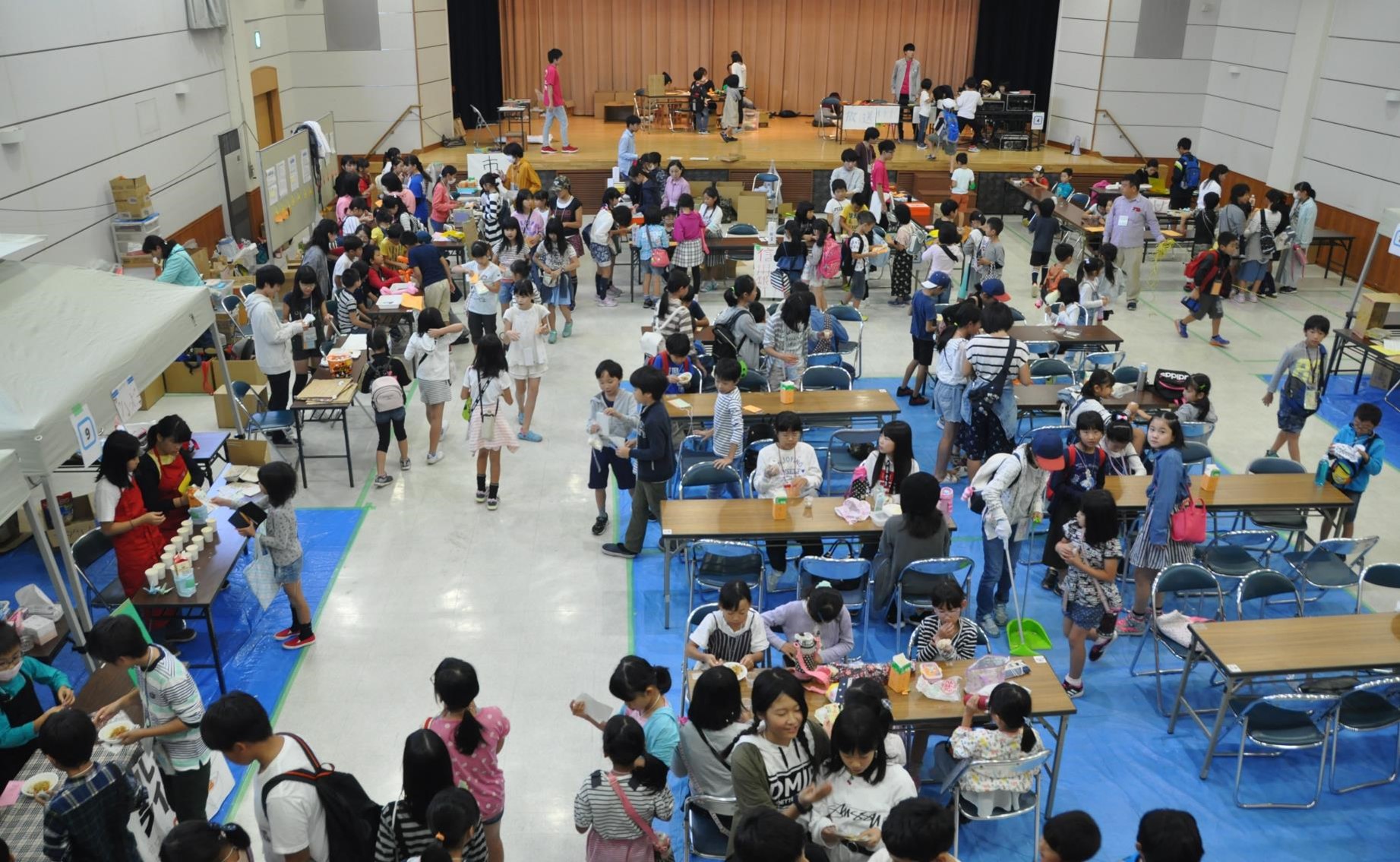 ミニかさ横丁開催中